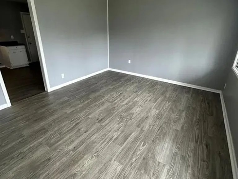802 Saint Thomas Ln — Photo 8