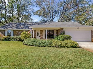 3932 Petite Dr W, Jacksonville, FL 32250