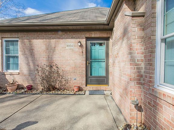 4th image of 8050 Harbor Creek Dr #16/1604