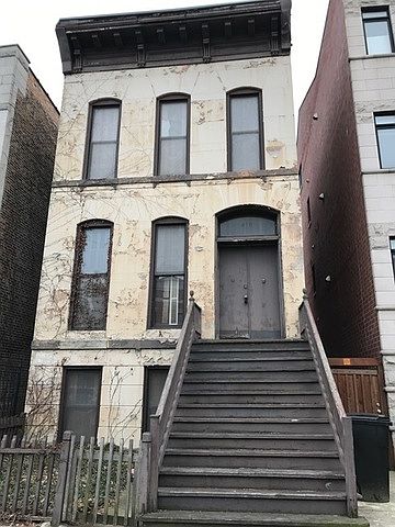 1st image of 419 W Armitage Ave