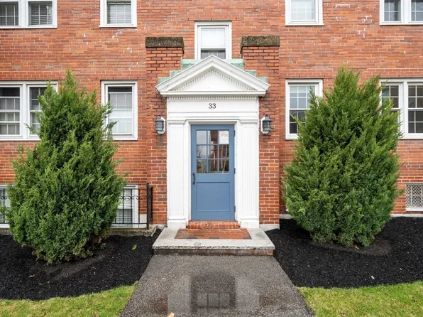 33 Lennon Ct APT 43, South Boston, MA 02127