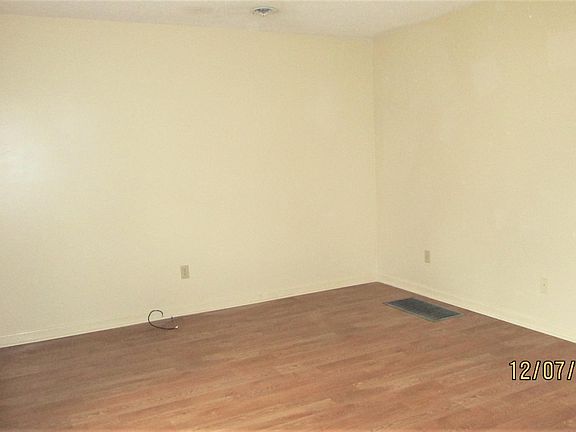 5th image of 403 Keeble St