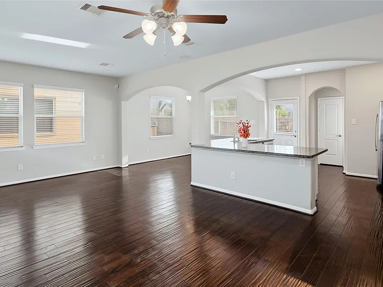 8403 Columbia Forest Dr — Photo 3