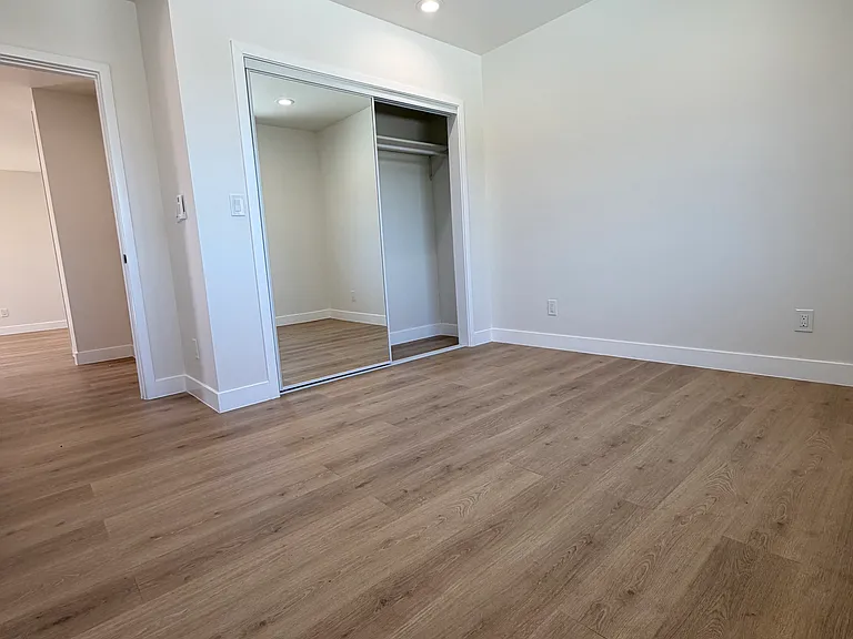6154 1/2 Colbath Ave #6154-1/2 — Photo 8