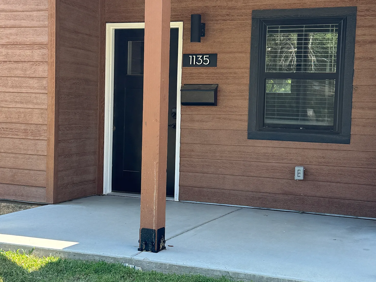 3 bed, 753 sqft, $1,100 — Photo 2