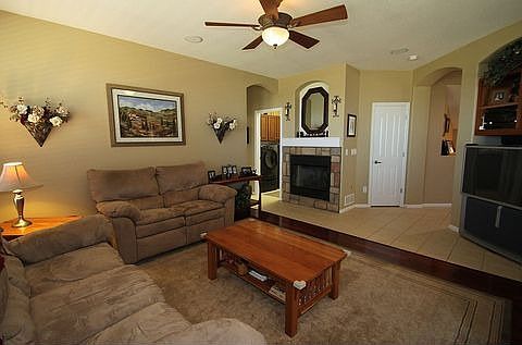 3368 Ashworth Ave 006