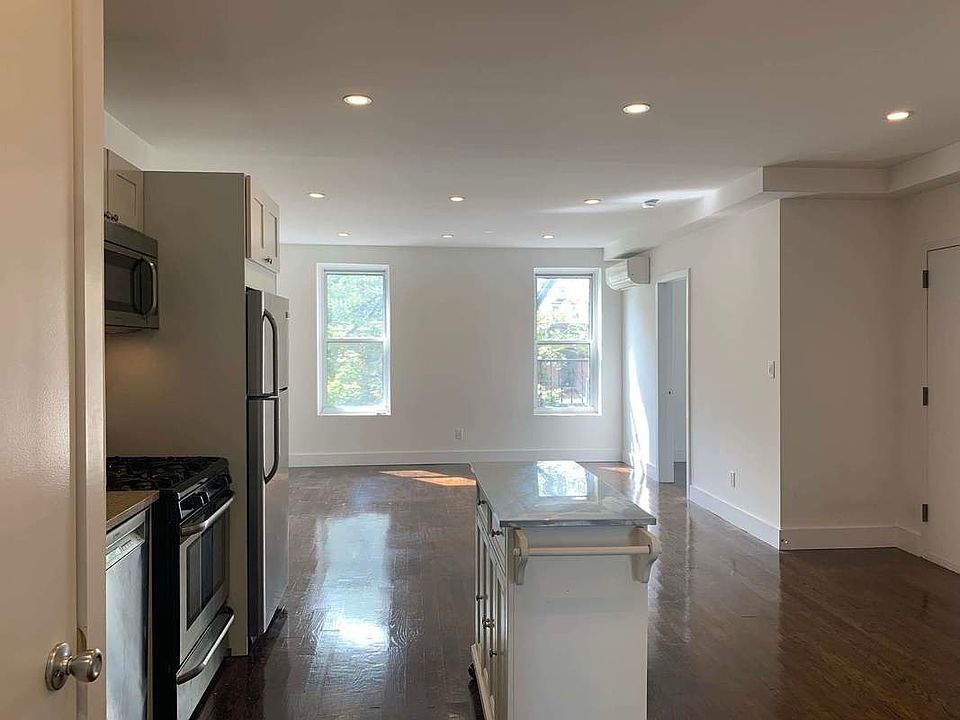 1st image of 85 Douglass St #3