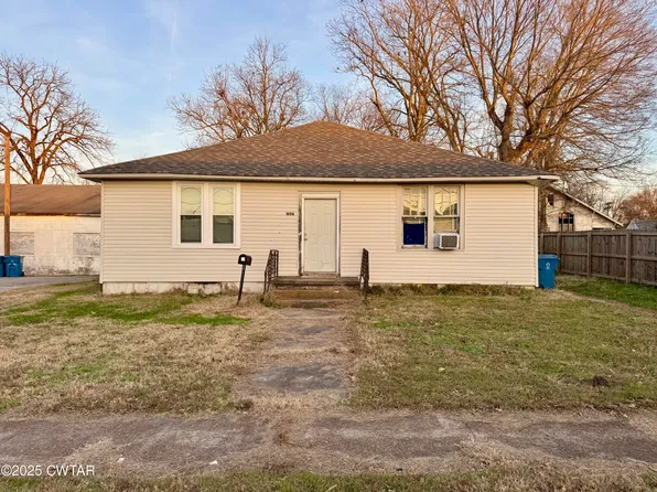 109 S Church St, Trenton, TN 38382