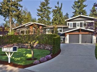 2605 82nd Ave NE, Medina, WA 98039