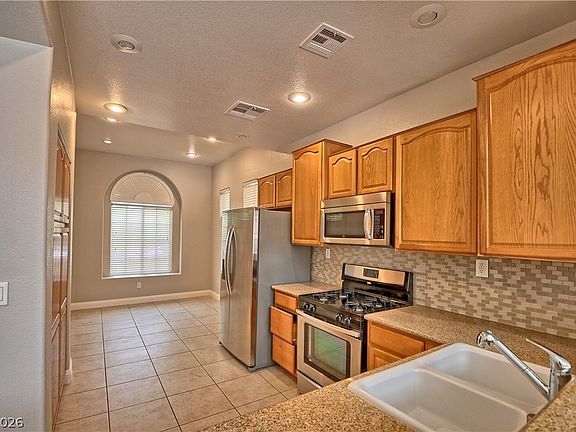 4th image of 2277 Summer Home St