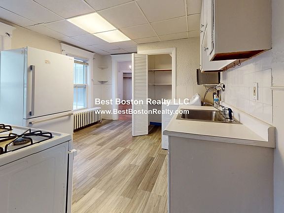 2nd image of 22 Lyle St