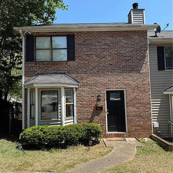 1020 Dassow Ct — Photo 1