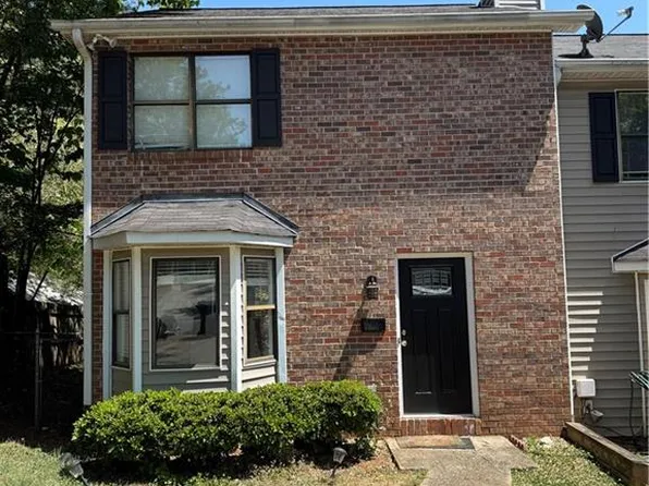 1020 Dassow Ct, Alpharetta, GA 30009