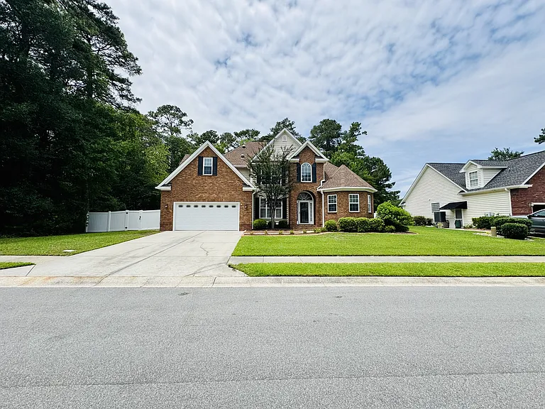 3571 Brampton Dr — Photo 3