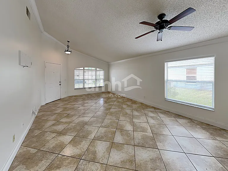 989 Little Creek Rd — Photo 9
