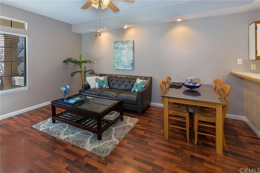 1 bed, 700 sqft, $2,200 — Photo 4