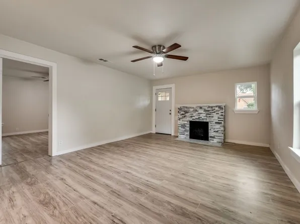 3704 Avenue G, Fort Worth, TX 76105