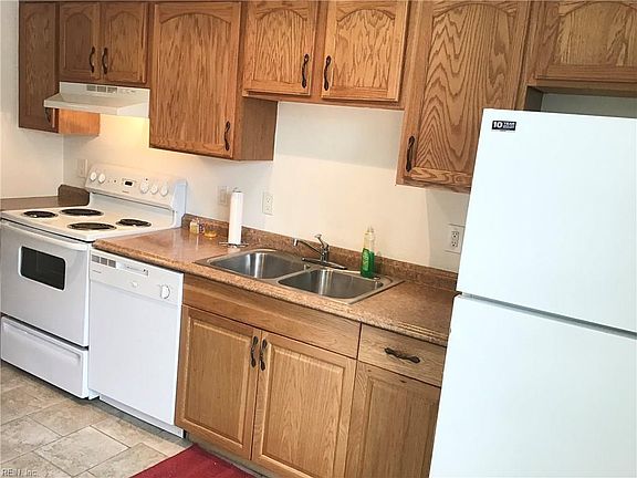 3rd image of 3231 Clover Rd E
