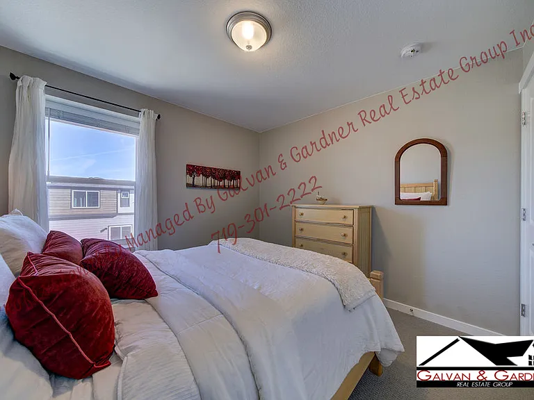 2423 Pony Club Ln — Photo 33