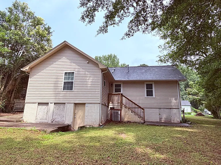 1681 Hadlock St SW — Photo 18