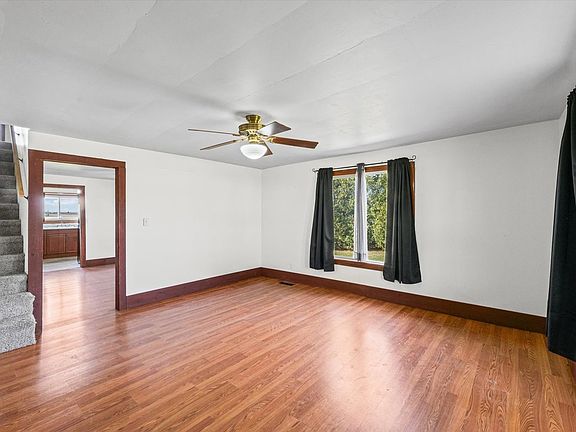 5th image of 104 E Allen St