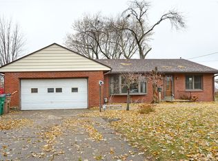 2218 70th St, Windsor Heights, IA 50324