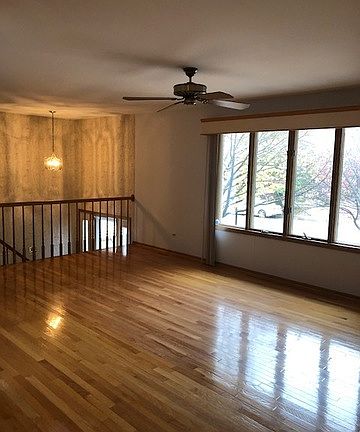4th image of 7232 W 153rd St