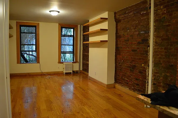 Rented by Weinstein Realty Group | media 14