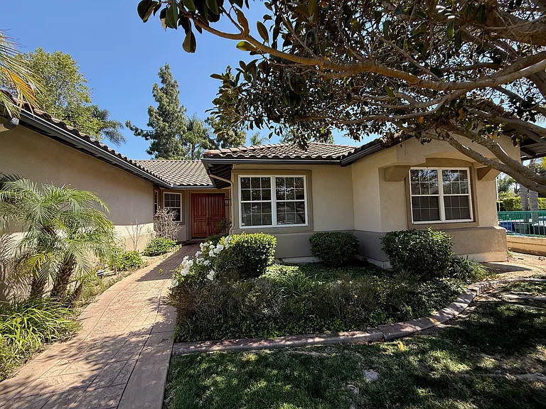 557 Plaza Del Cid — Photo 12