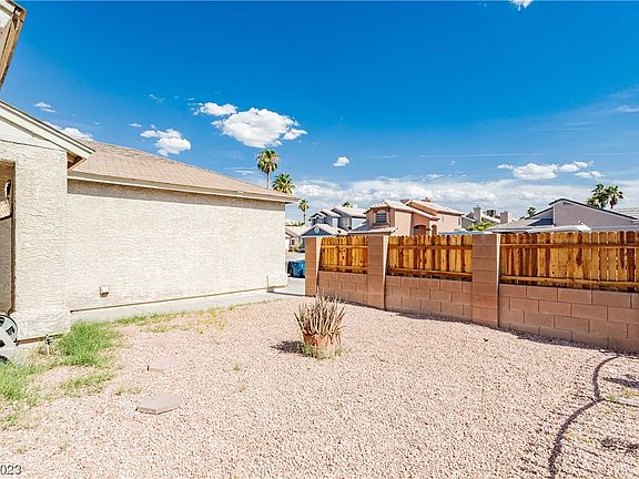 3rd image of 5684 Ballinger Dr