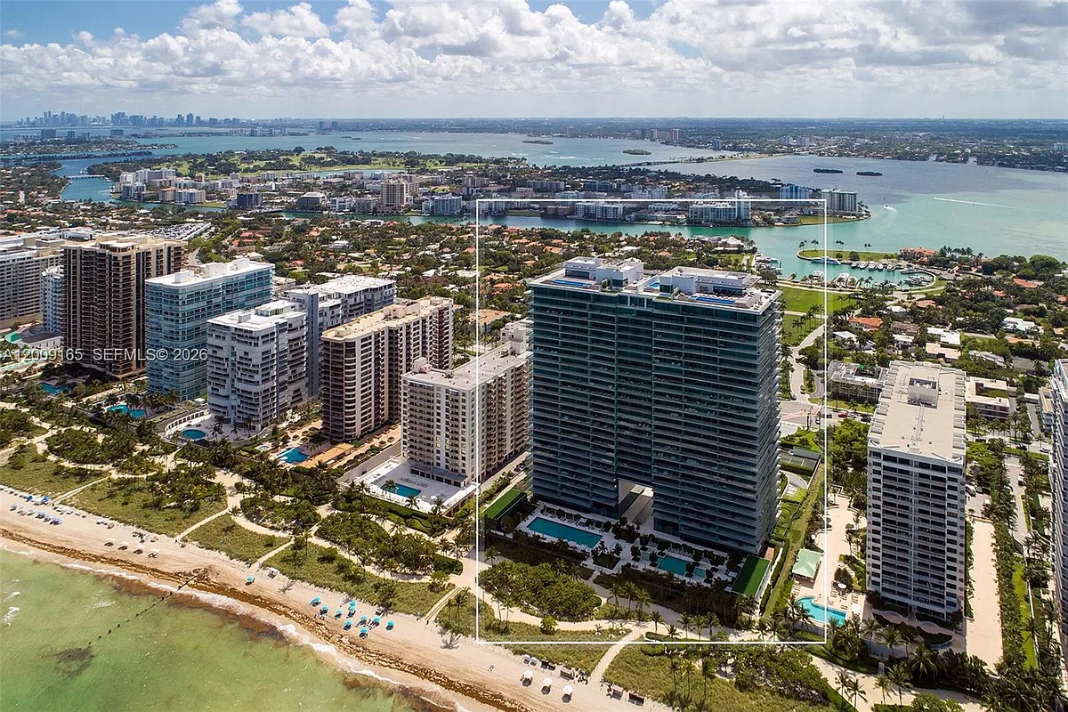 Building Photo - 10201 Collins Ave #503