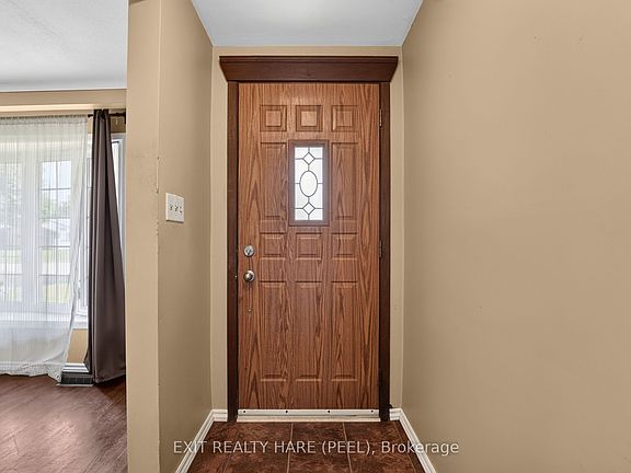 3rd image of 4541 Sussex Dr