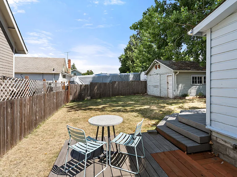 176 Skidmore St — Photo 27