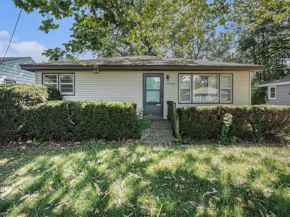 4042 Hillsdale Ave NE, Grand Rapids, MI 49525