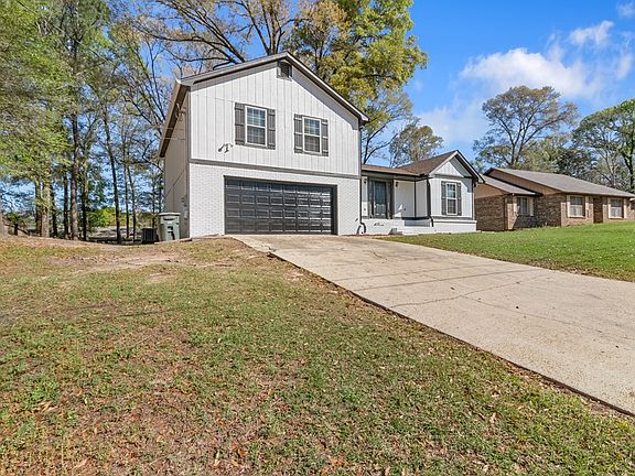 3rd image of 405 Wildwood Dr