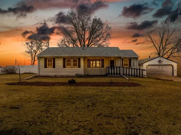 1303 Sugar Grove Ave, Dallas Center, IA 50063