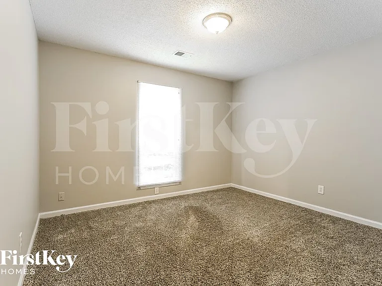 120 Kent Dr — Photo 12