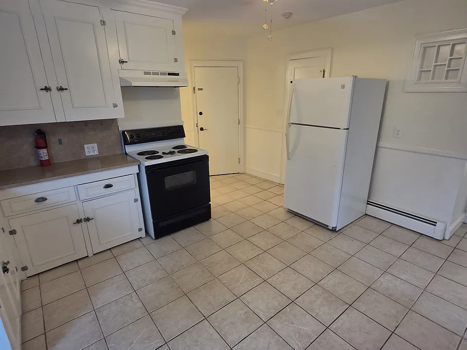 20 Lexington Ave #3