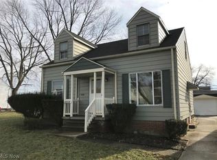 18208 Edinboro Ave, Maple Heights, OH 44137