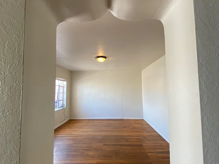 827 N San Pedro St — Photo 13