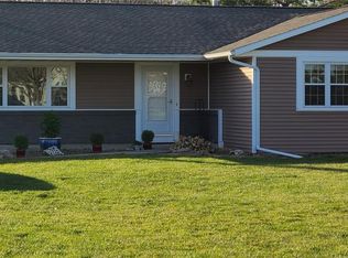 9105 Deer Ridge Dr, Cedar Rapids, IA 52411