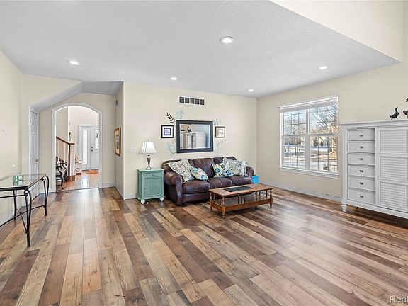 5th image of 9057 Copper Ridge Dr