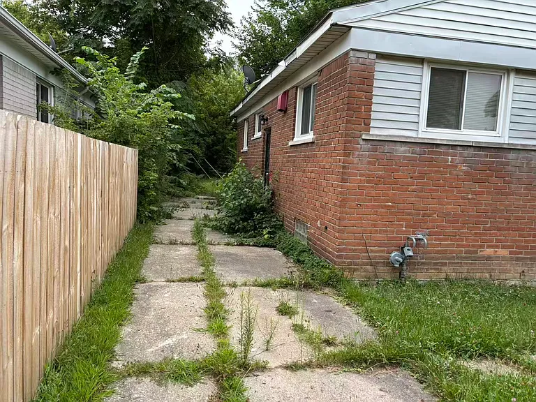 2721 S Ethel St — Photo 4