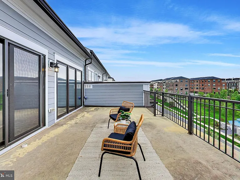 517 Windboard Way — Photo 34