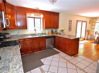 32 Verna Rd, Monroe, CT 06468