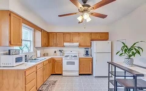 3rd image of 106 Bridle Ct
