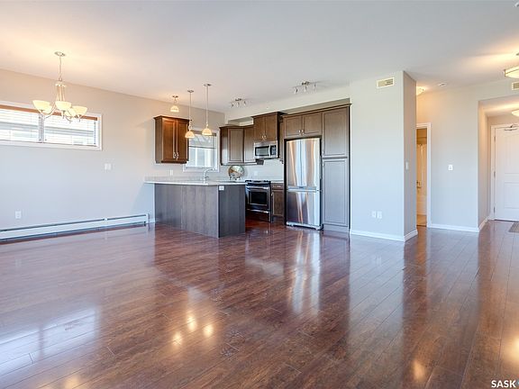 4th image of 2710 Main Street #321