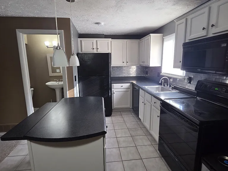 275 Owens Rd #136 — Photo 2