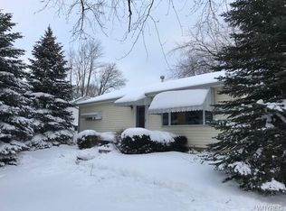 6835 Prescott Dr, Derby, NY 14047