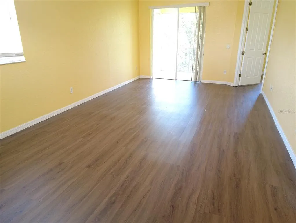 2 bed, 2.0 bath, 981 sqft, $1,450 — Photo 4